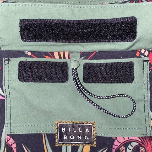 Billabong Board Shorts ๐ฅHOST PICK๐ฅ - Picture 2 of 6